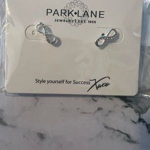 Infinite earrings